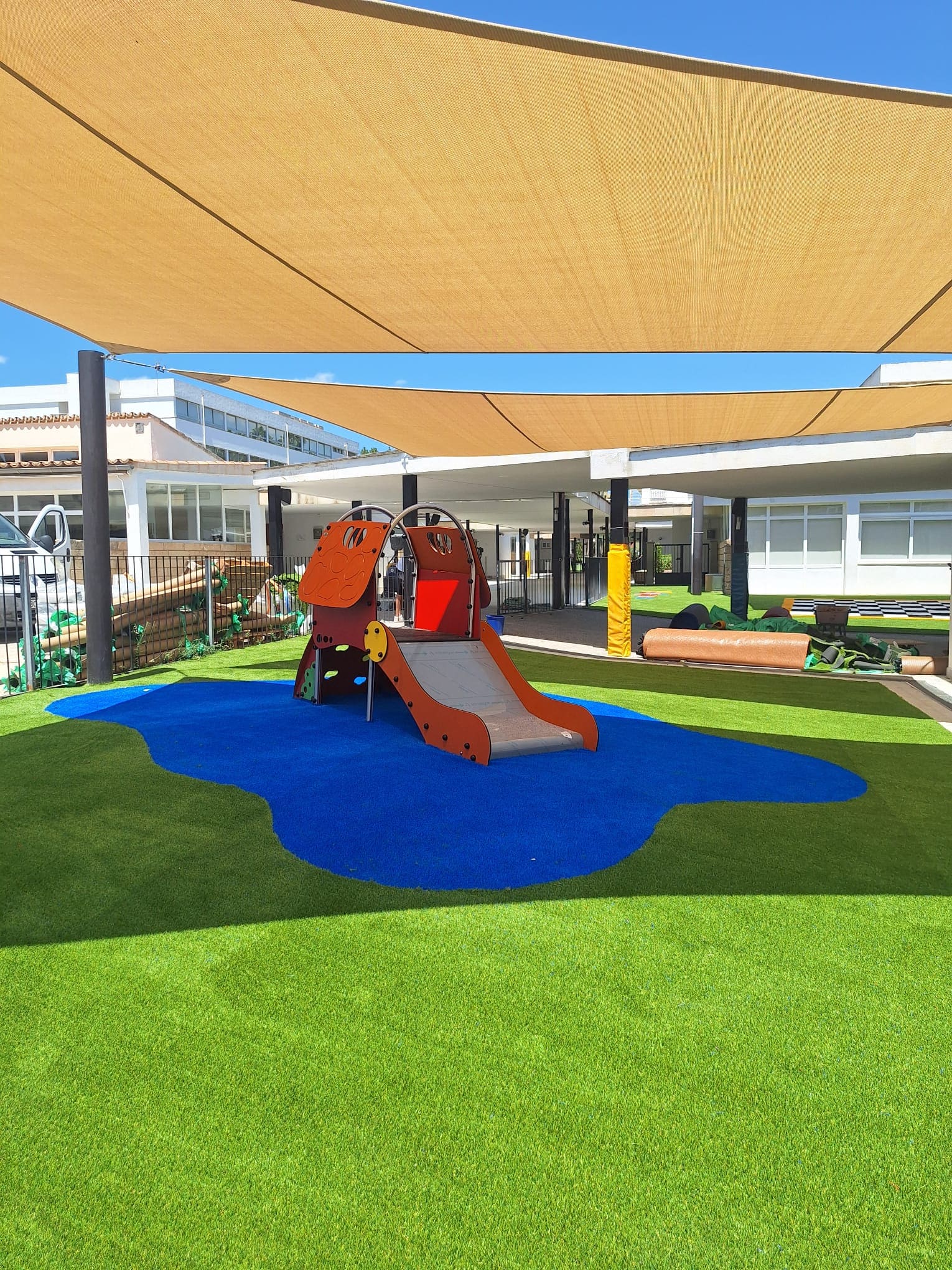 Césped artificial jardín residencial Mallorca